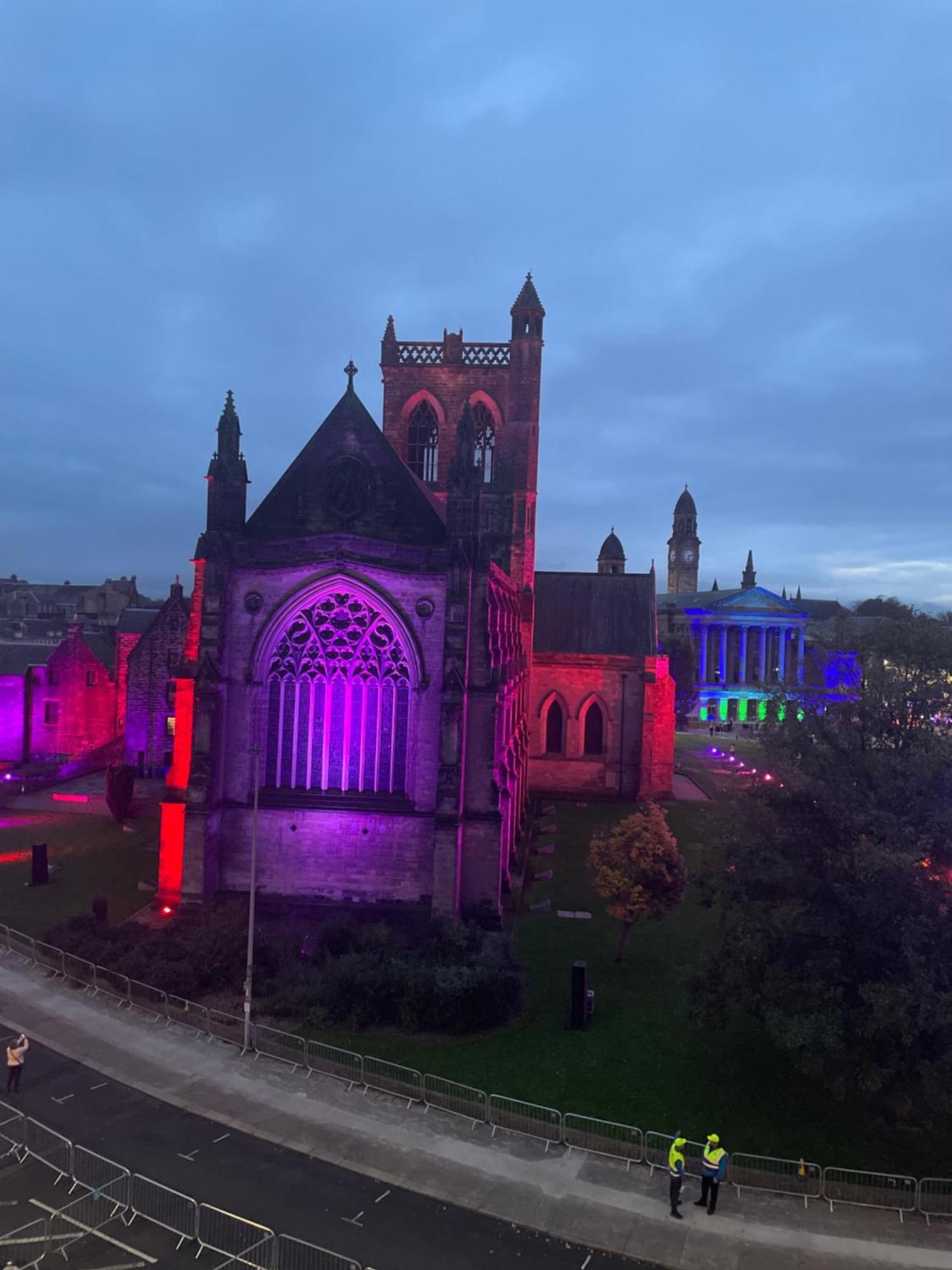 The Paisley Penthouse - Abbey View Apartman Kültér fotó
